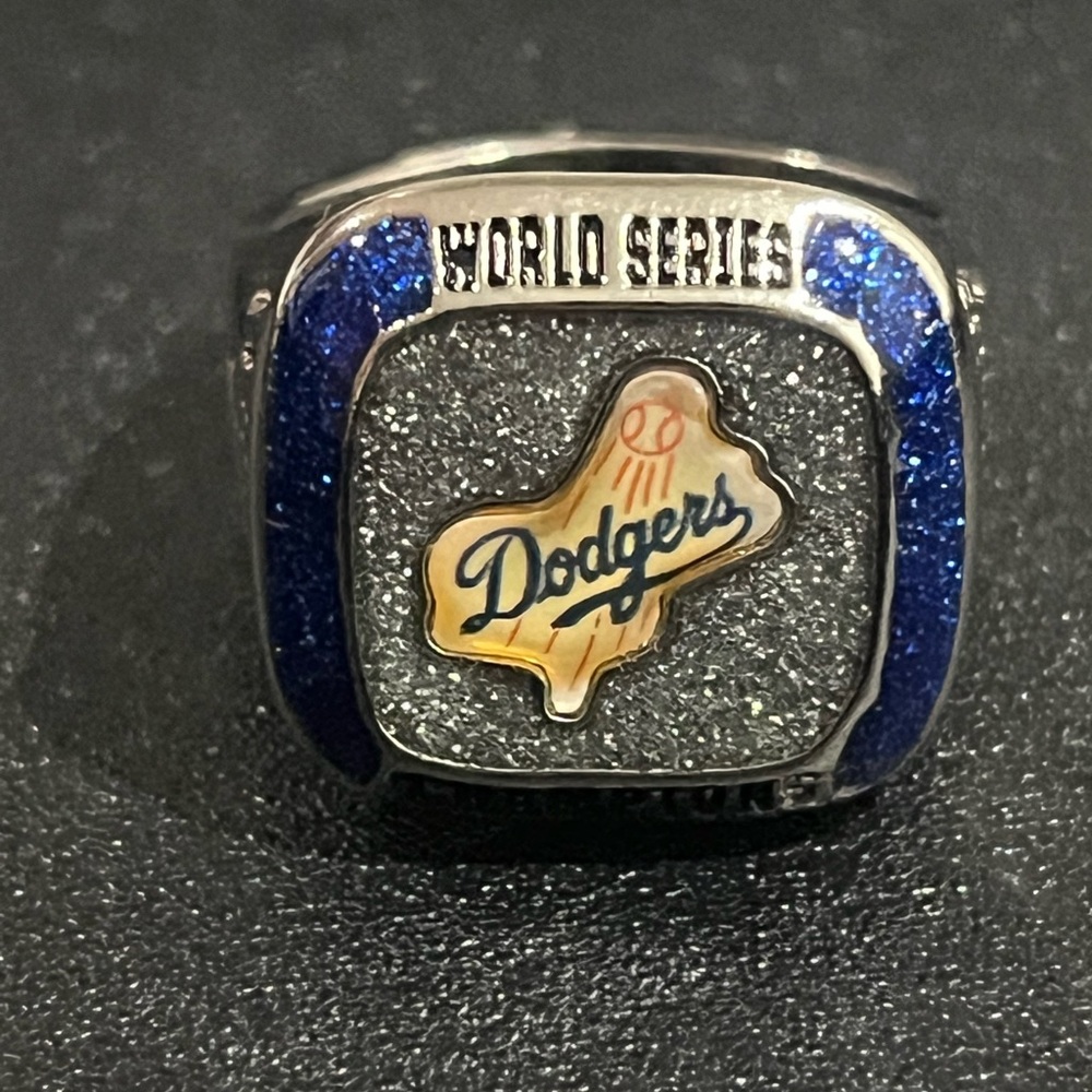 Dodgers World Series championship ring MLB - Picture 5 of 5
